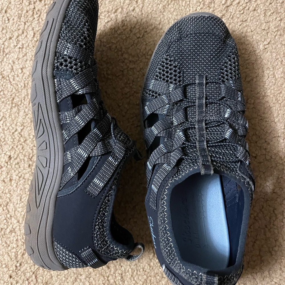 Skecher lifestyle luxe foam slip on